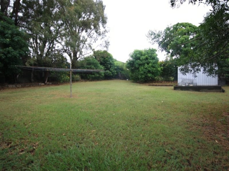 2 Murray Street, West Gladstone QLD 4680