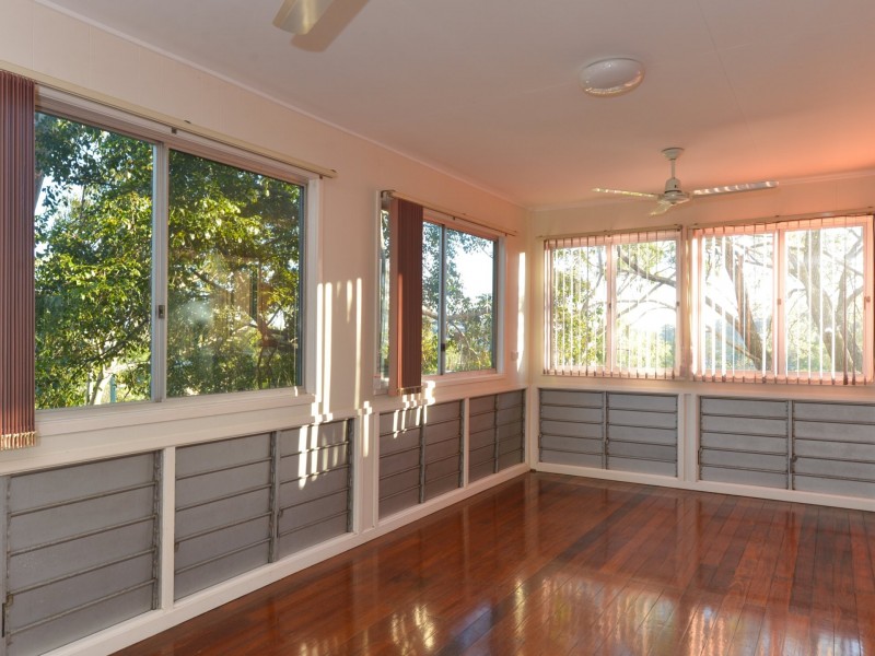 2 Gatcombe Lane, West Gladstone QLD 4680