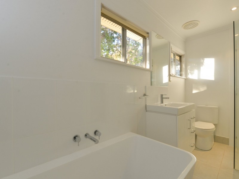 2 Gatcombe Lane, West Gladstone QLD 4680