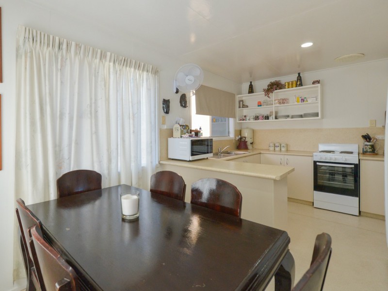 27 Dalton Street, Clinton QLD 4680