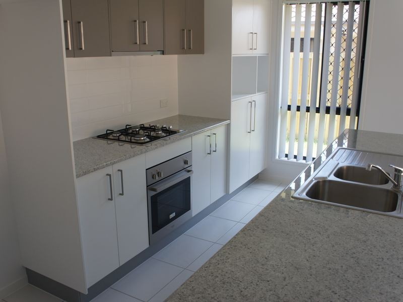 25 Peter Corones Drive, Kirkwood QLD 4680