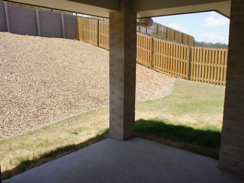 25 Peter Corones Drive, Kirkwood QLD 4680