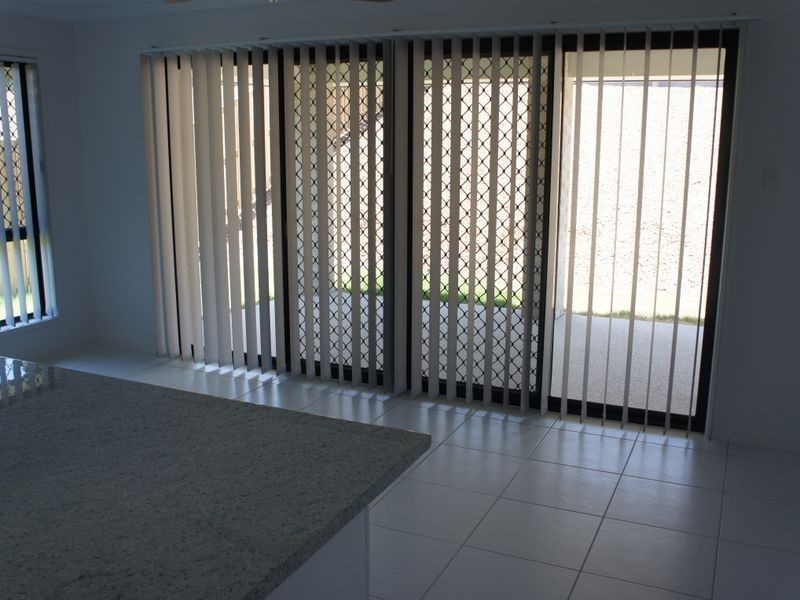 25 Peter Corones Drive, Kirkwood QLD 4680