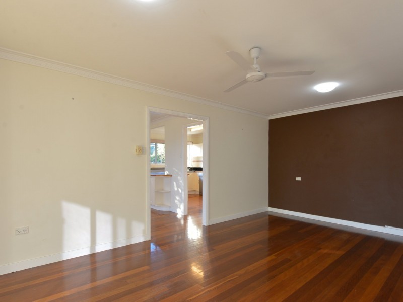 11 Smith Street, West Gladstone QLD 4680