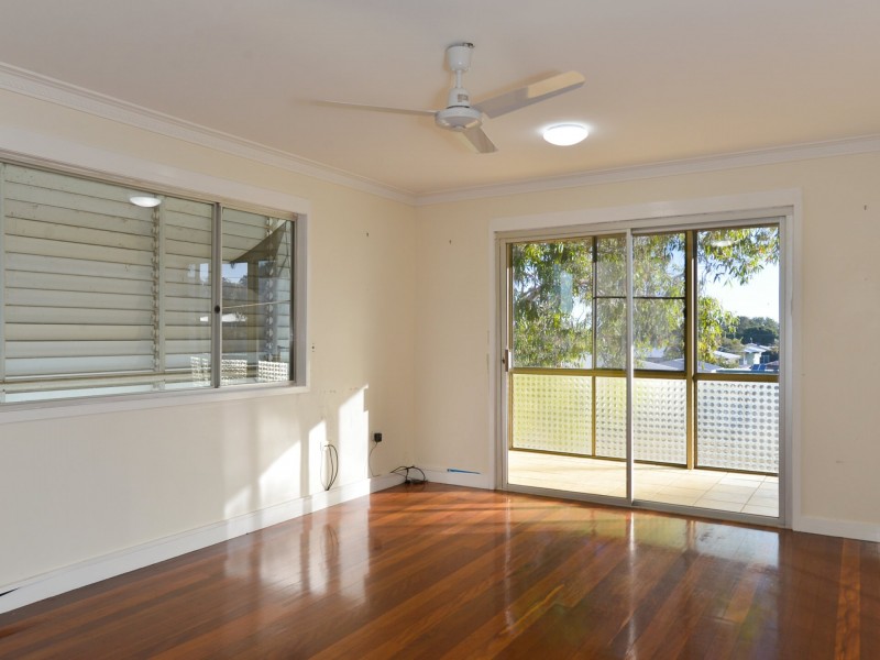 11 Smith Street, West Gladstone QLD 4680