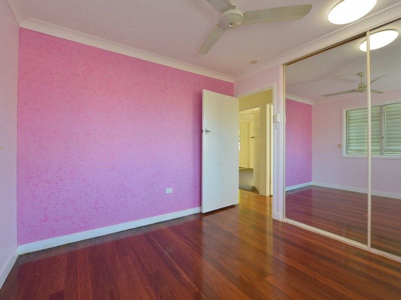 11 Smith Street, West Gladstone QLD 4680