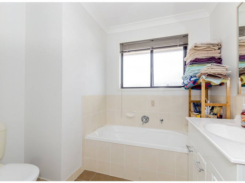 22 Amelia Street, West Gladstone QLD 4680