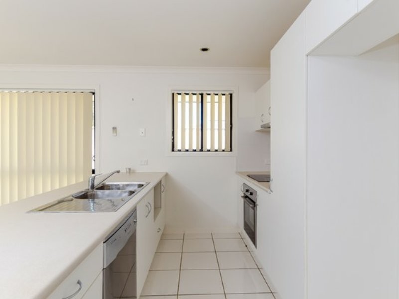 25 Stoneybrook Drive, Glen Eden QLD 4680