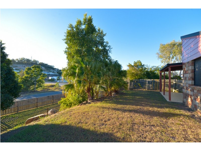 1 Eungella Parade, Clinton QLD 4680