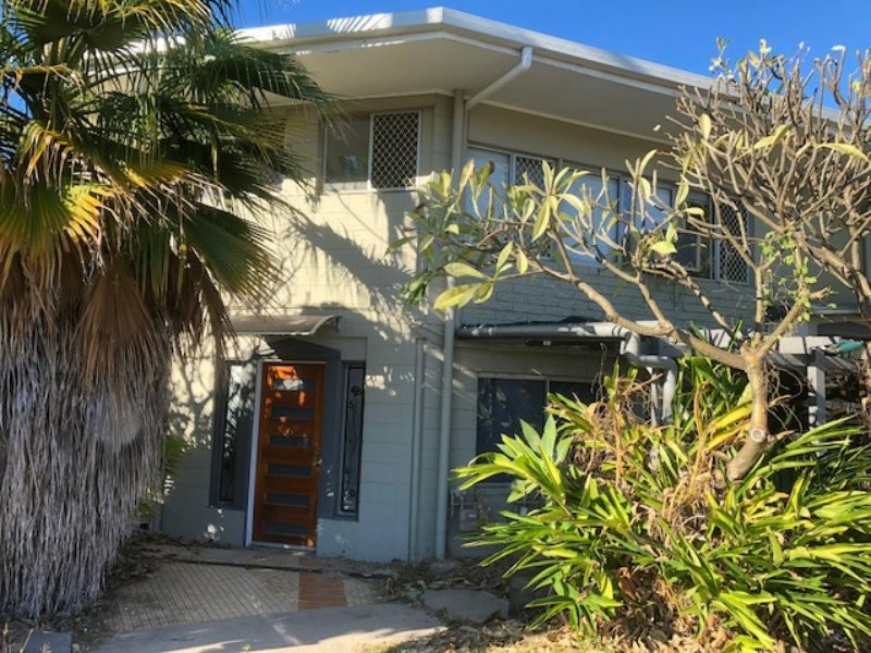 Unit 1-3/11 Bramston Street, Gladstone QLD 4680