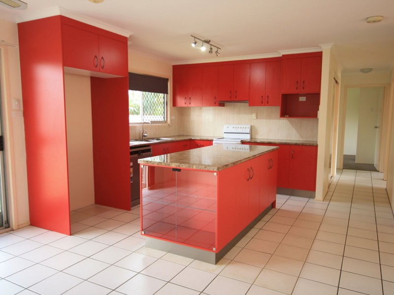 8 Finchley Street, Telina QLD 4680