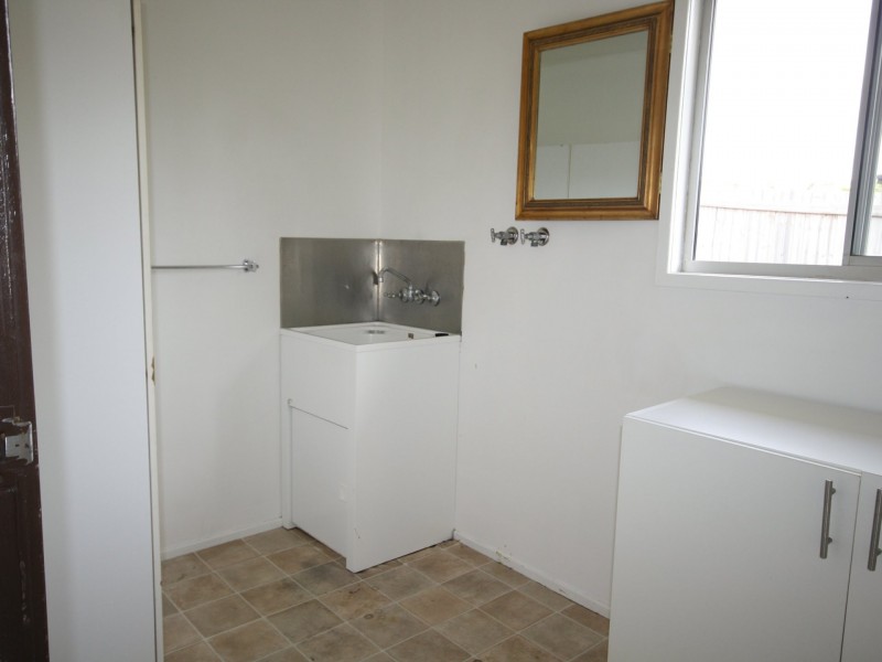 8 Finchley Street, Telina QLD 4680