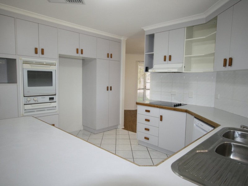 23 Watford Street, Telina QLD 4680