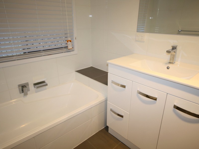 23 Watford Street, Telina QLD 4680