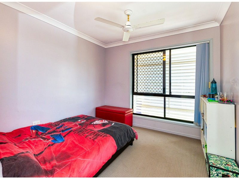 40 Emmadale Drive, New Auckland QLD 4680