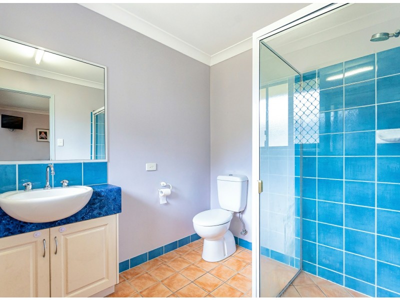 40 Emmadale Drive, New Auckland QLD 4680