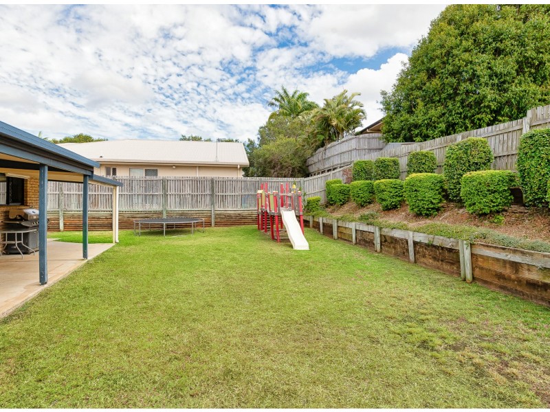 40 Emmadale Drive, New Auckland QLD 4680