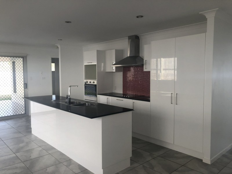 44 Broadwater Place, New Auckland QLD 4680