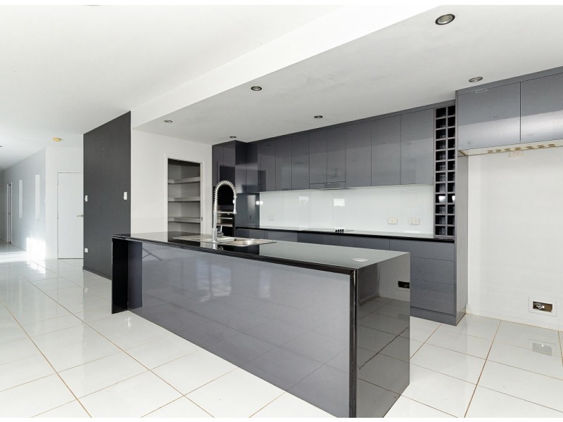 40 Koowin Drive, Kirkwood QLD 4680