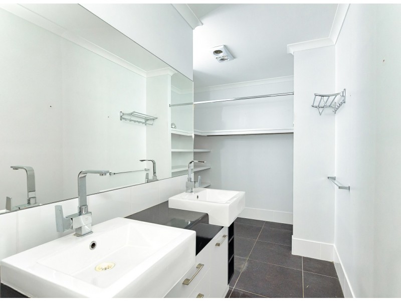 40 Koowin Drive, Kirkwood QLD 4680