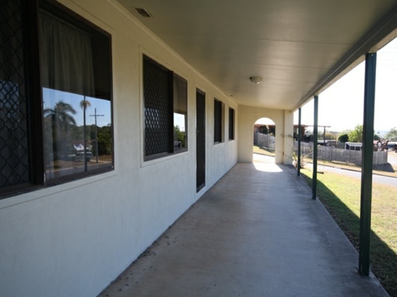 11 Aquarius Street, Clinton QLD 4680