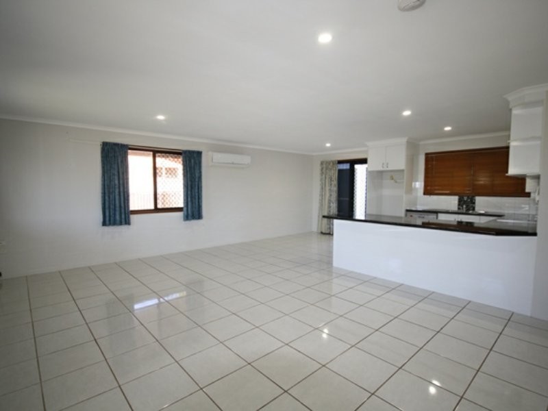 11 Aquarius Street, Clinton QLD 4680