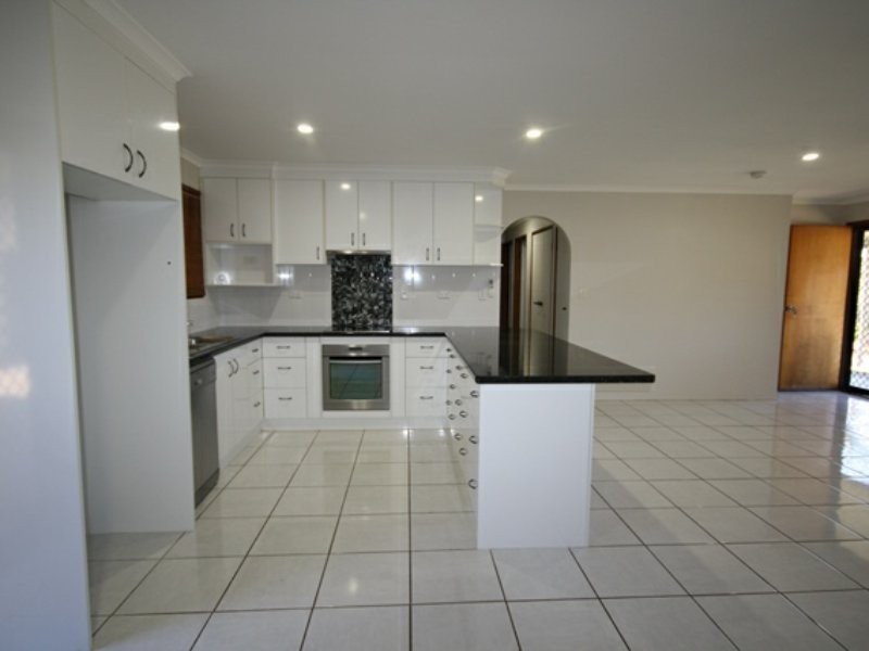 11 Aquarius Street, Clinton QLD 4680