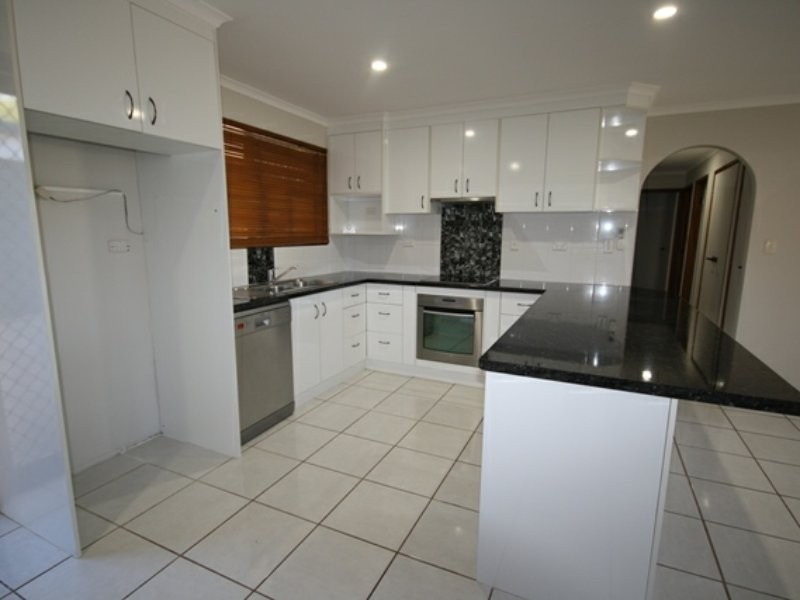 11 Aquarius Street, Clinton QLD 4680