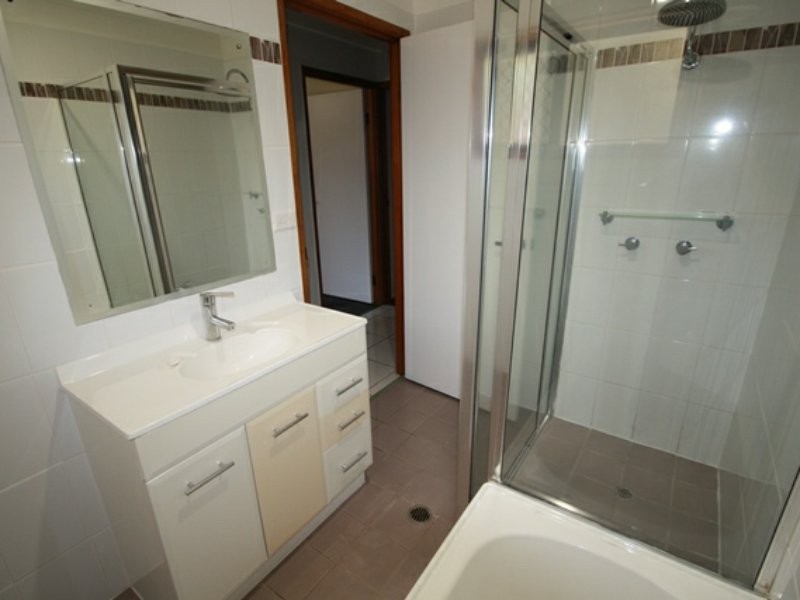11 Aquarius Street, Clinton QLD 4680