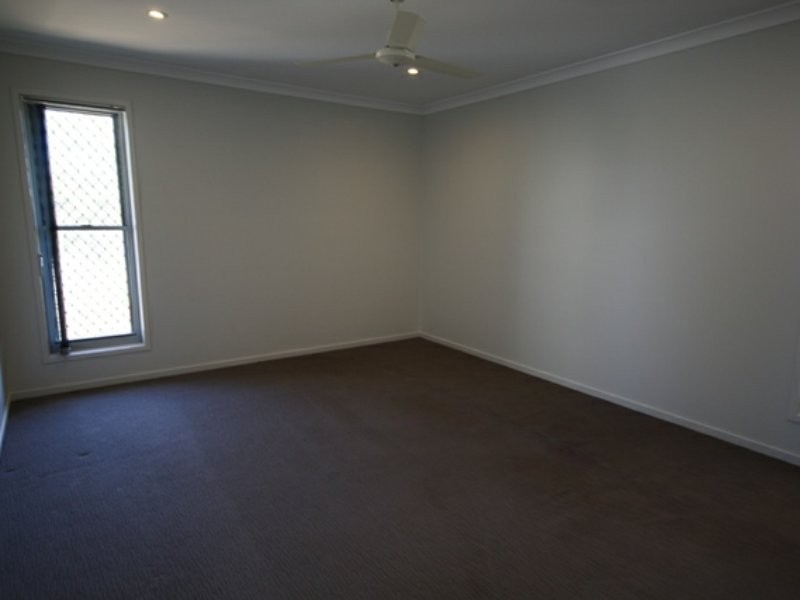 8 Cradle Drive, New Auckland QLD 4680