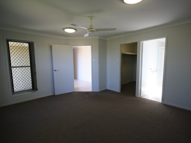 8 Cradle Drive, New Auckland QLD 4680