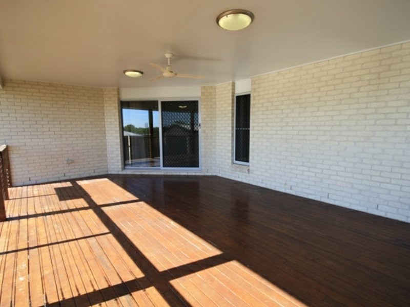 8 Cradle Drive, New Auckland QLD 4680