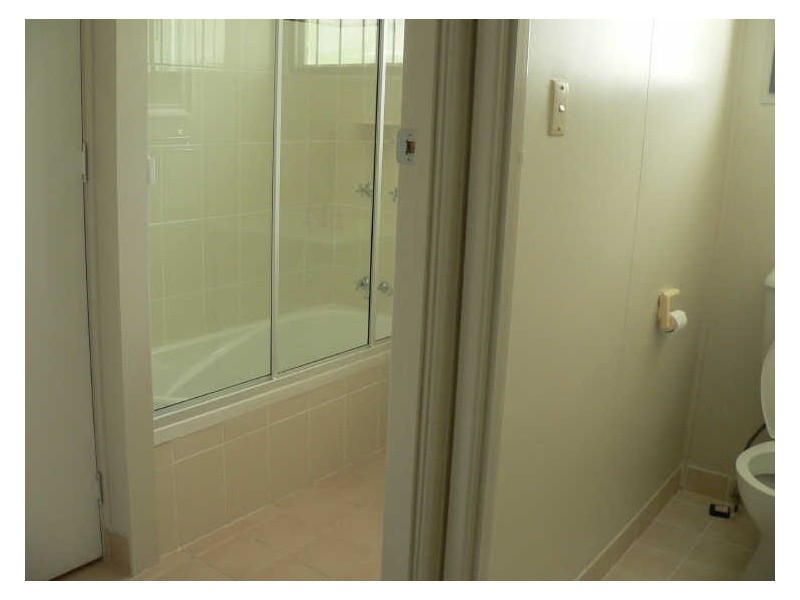 2 Boyne Crescent, West Gladstone QLD 4680