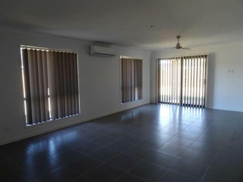 5 Parkway Crescent, Kirkwood QLD 4680