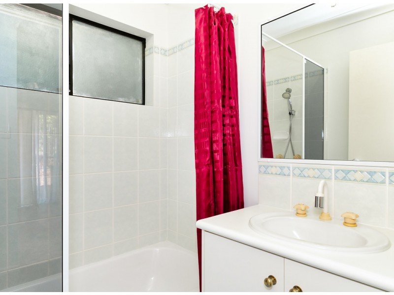 24 Ellington Street, New Auckland QLD 4680