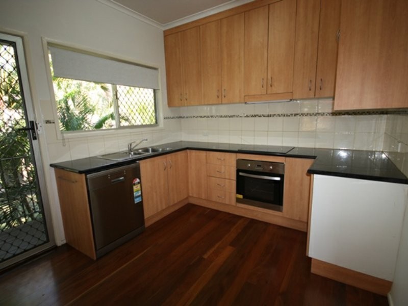 6 Flounder Crescent, Toolooa QLD 4680