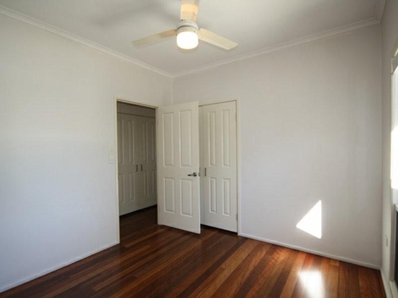 6 Flounder Crescent, Toolooa QLD 4680