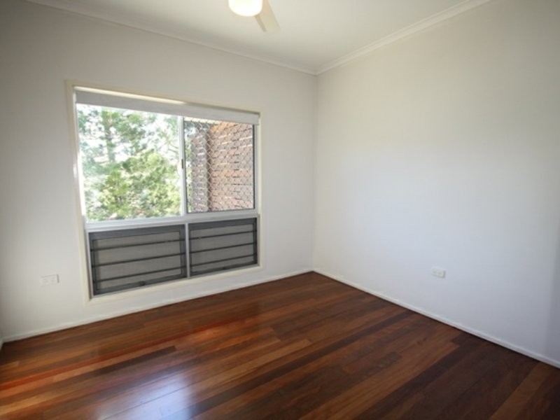 6 Flounder Crescent, Toolooa QLD 4680