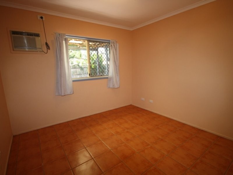 6 Flounder Crescent, Toolooa QLD 4680