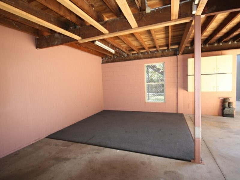 6 Flounder Crescent, Toolooa QLD 4680