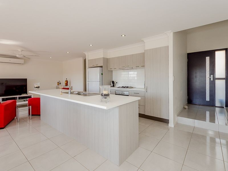 13 Cressbrook Street, Clinton QLD 4680
