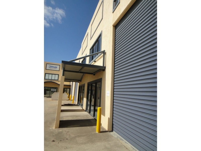 1 and 2/35 Chapple Street, Gladstone QLD 4680