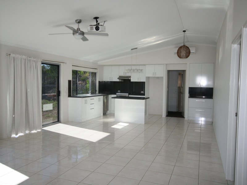 27 Sharyn Drive, New Auckland QLD 4680