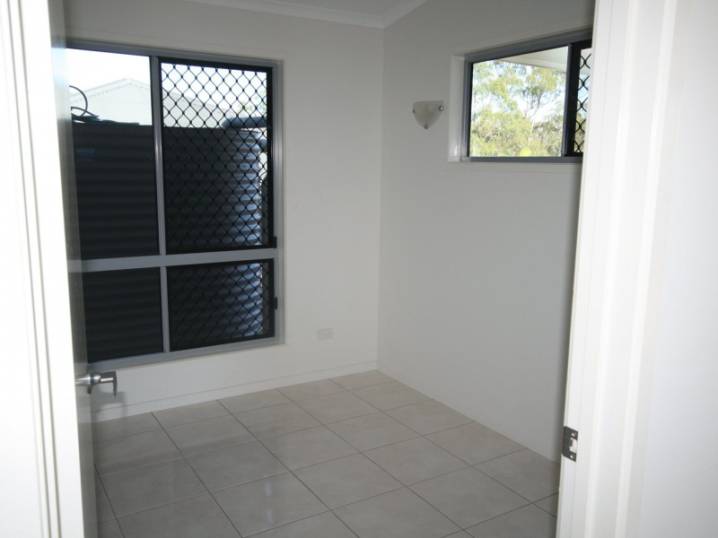 27 Sharyn Drive, New Auckland QLD 4680