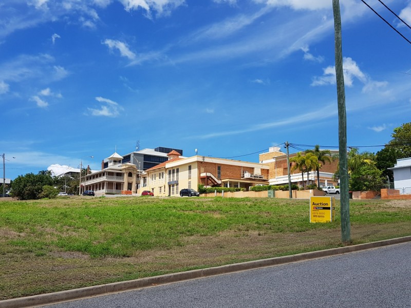 30-32 Yaroon Street, Gladstone QLD 4680