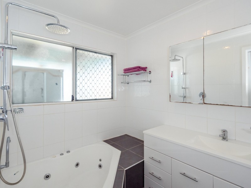 10 Saturn Crescent, Telina QLD 4680