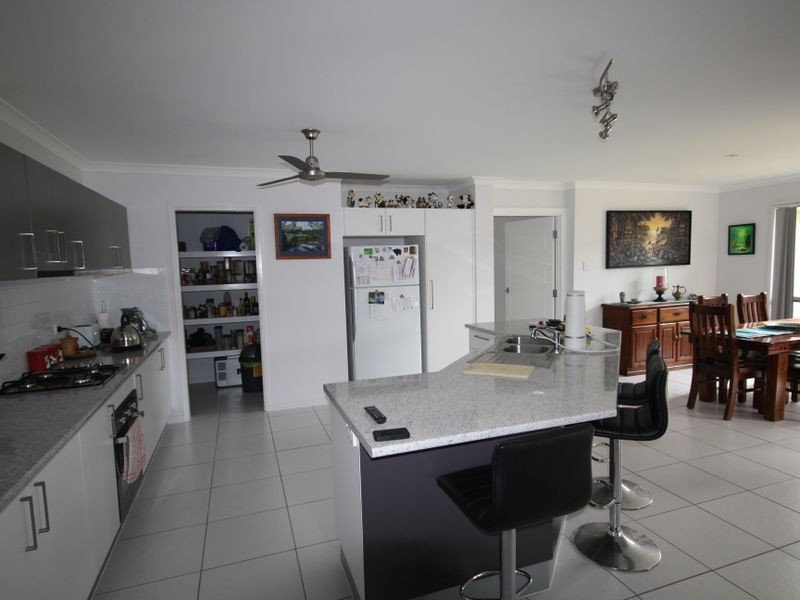 30 Creekview Drive, New Auckland QLD 4680