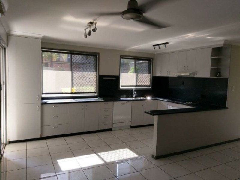 8 Ward Close, South Gladstone QLD 4680