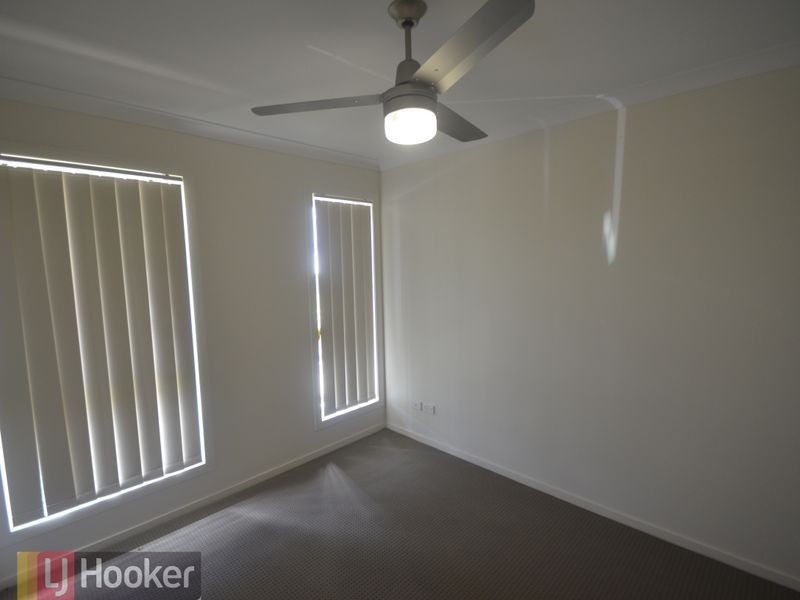 8 Seagull Boulevard, Kirkwood QLD 4680