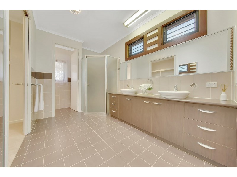 10 Dolphin Terrace, South Gladstone QLD 4680